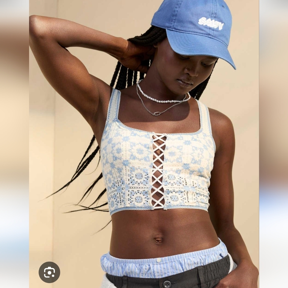 NWT Set Of 2 Aeria Lace Up Crop Tops